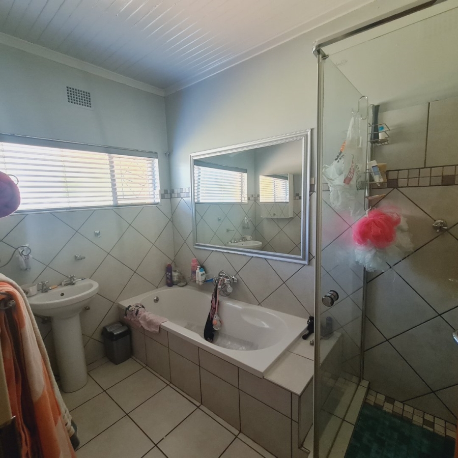 3 Bedroom Property for Sale in Universitas Free State